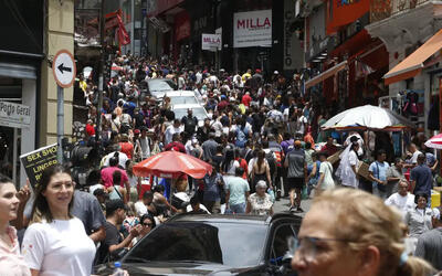 População do Brasil chega a 213,4 milhões em 2025 e muda repasses aos municípios