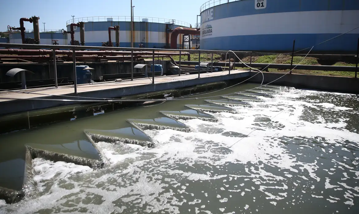 Saneamento básico: investimento está abaixo do necessário para universalização nas 100 maiores cidades do Brasil