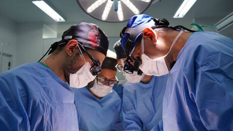 Samuel Libânio realiza primeiro transplante de coração do Sul de Minas