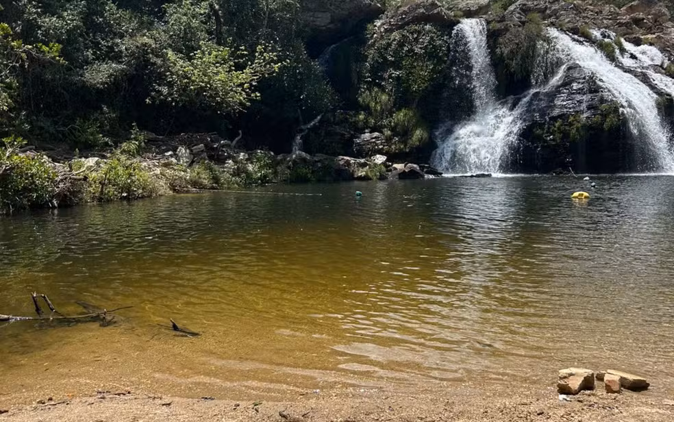 Homem morre após salvar filhas de afogamento em cachoeira no Sul de MG